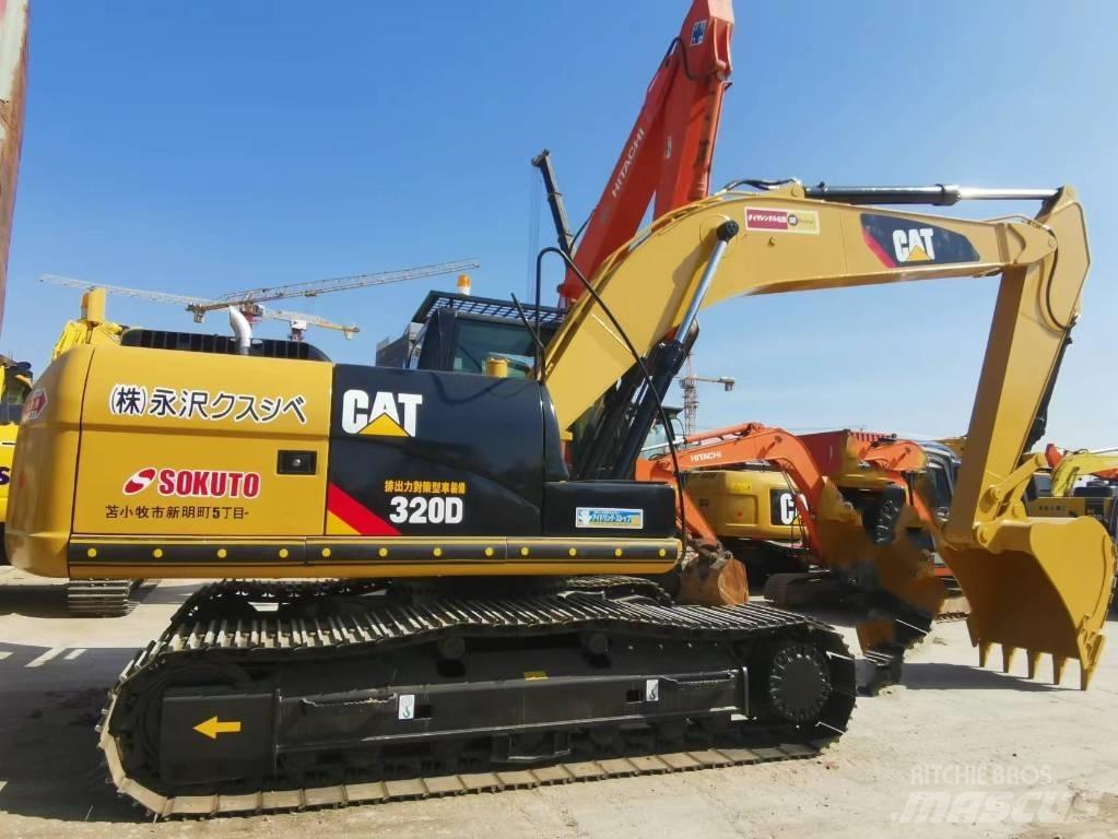 CAT 320 D حفارات زحافة