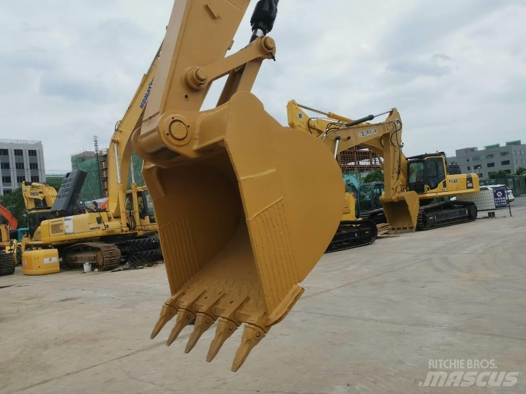 CAT 320 D حفارات زحافة