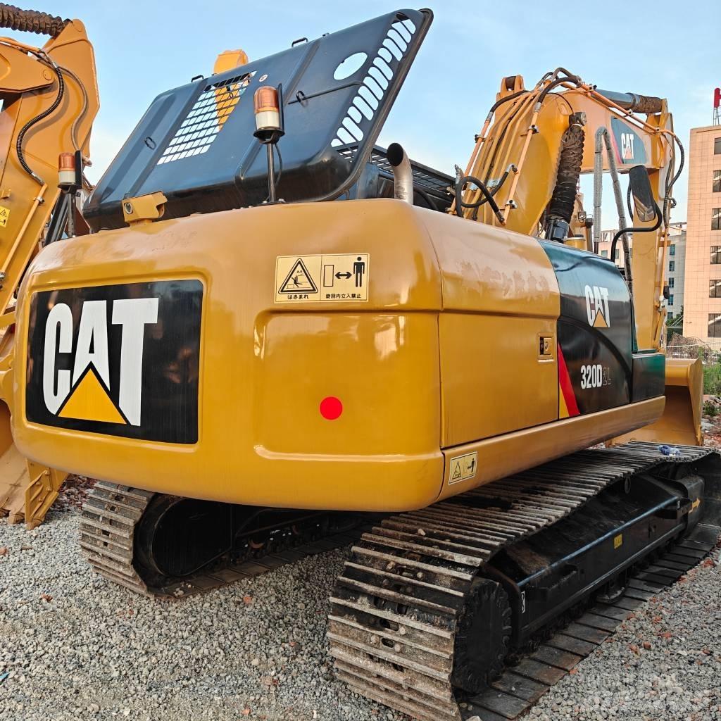 CAT 320D2L حفارات زحافة