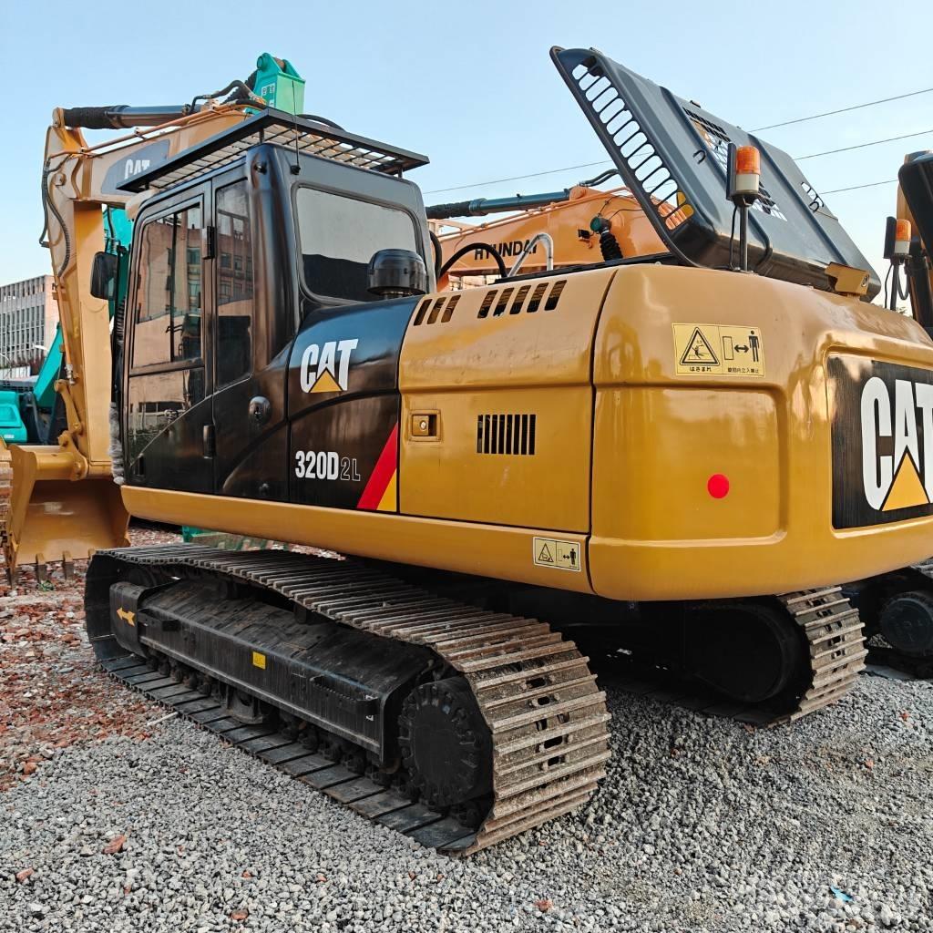 CAT 320D2L حفارات زحافة