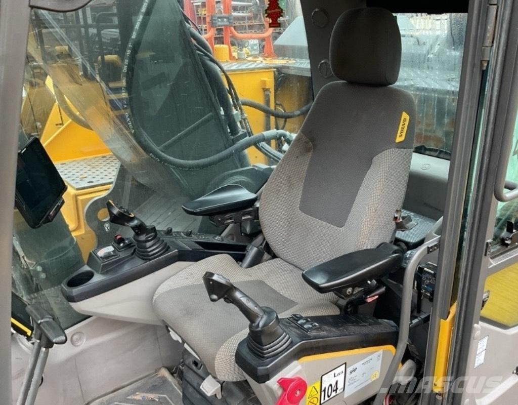 Volvo EC 300 EL لوادر ذات جرافات عكسية