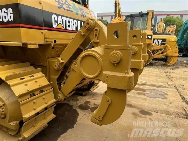 CAT D 6 G بلدوزرات مجنزرة