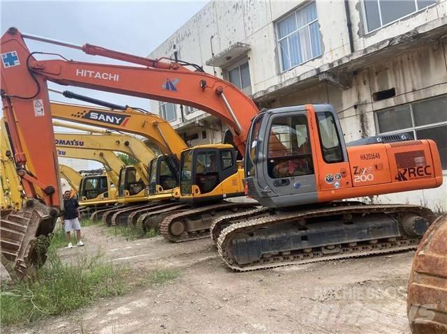 Hitachi ZX 200 حفارات زحافة