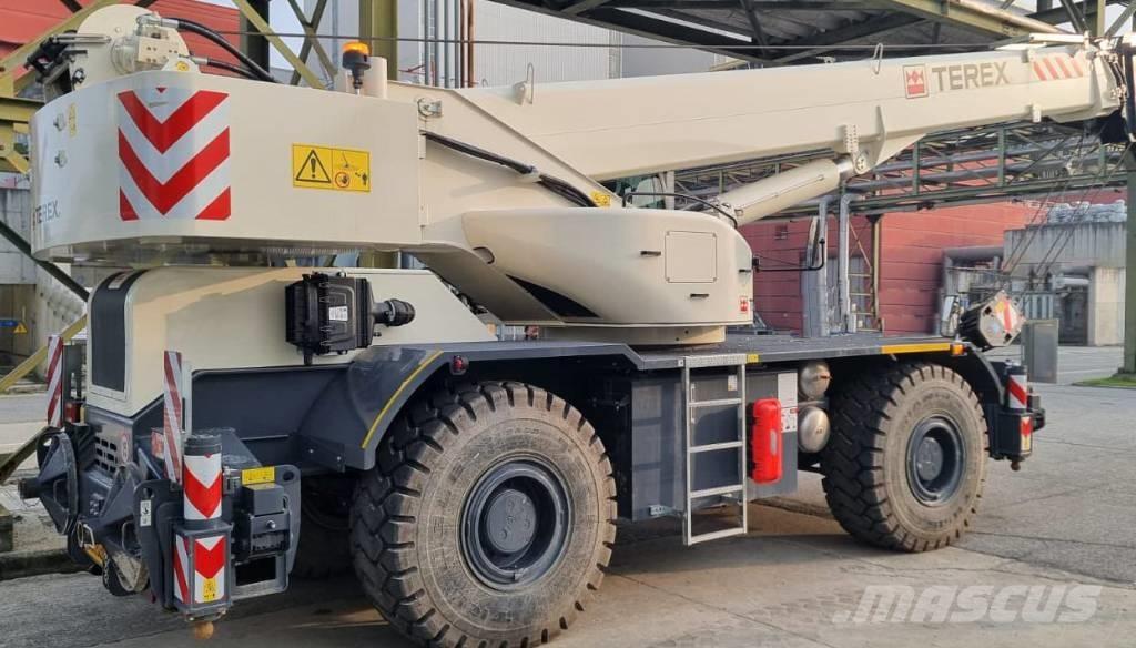 Terex RT 1070 رافعات الطرق الوعرة