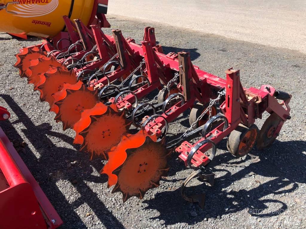 Kongskilde VBT 3.M حراثات صفوف المحاصيل