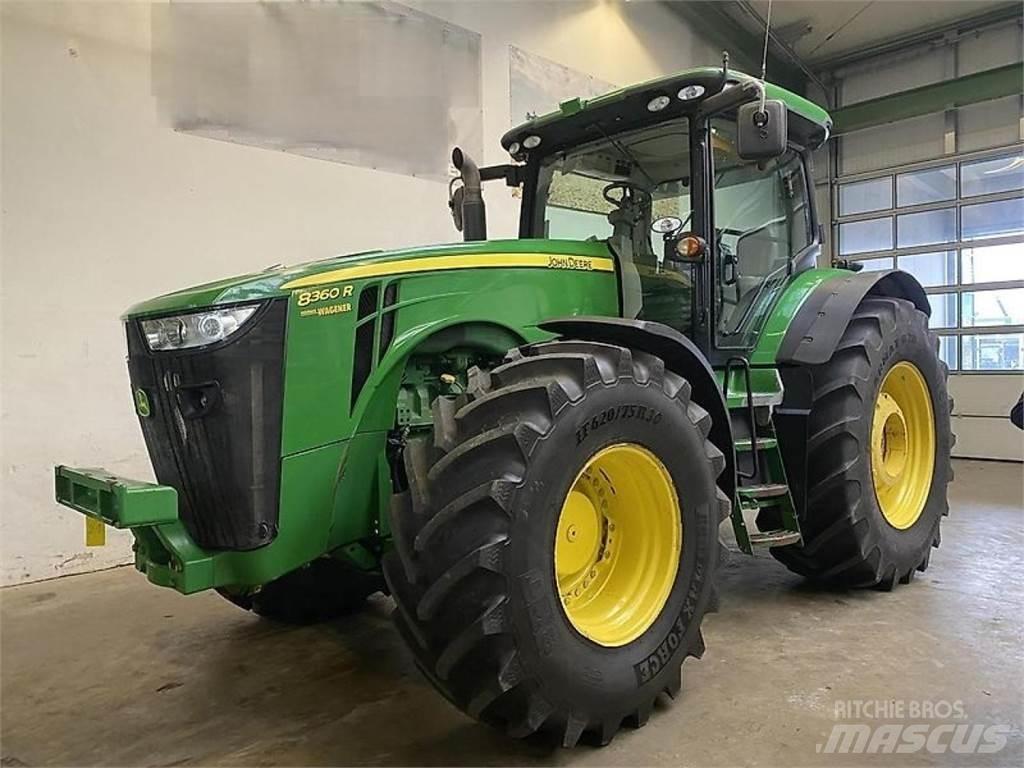 John Deere 8360R الجرارات