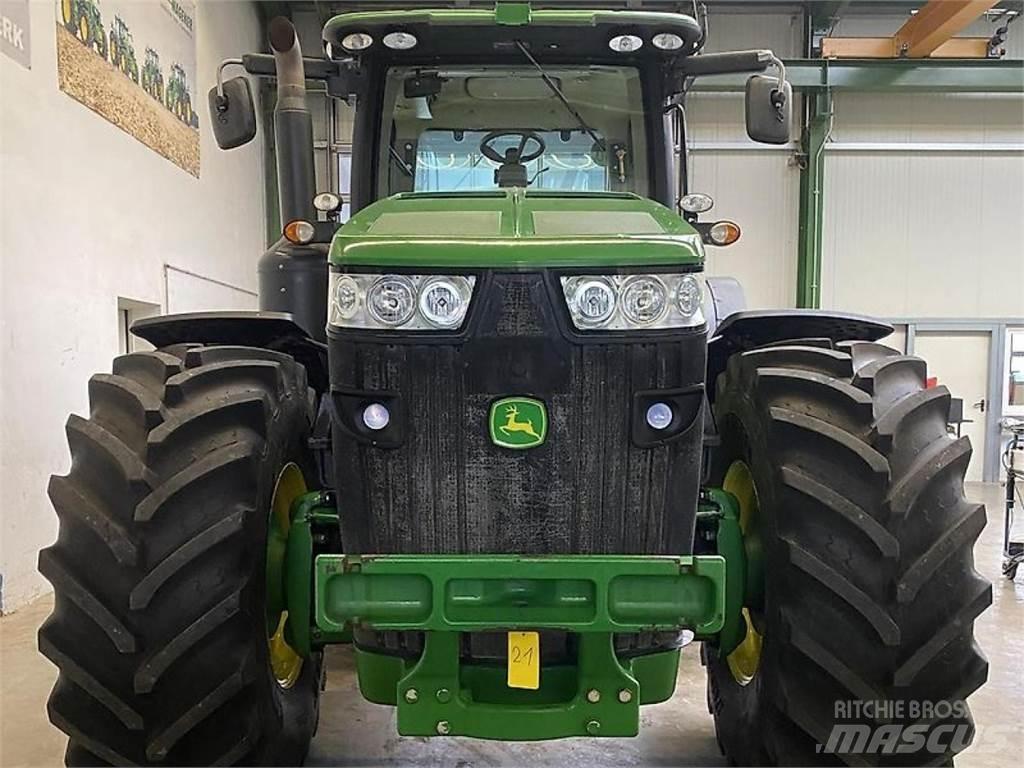 John Deere 8360R الجرارات