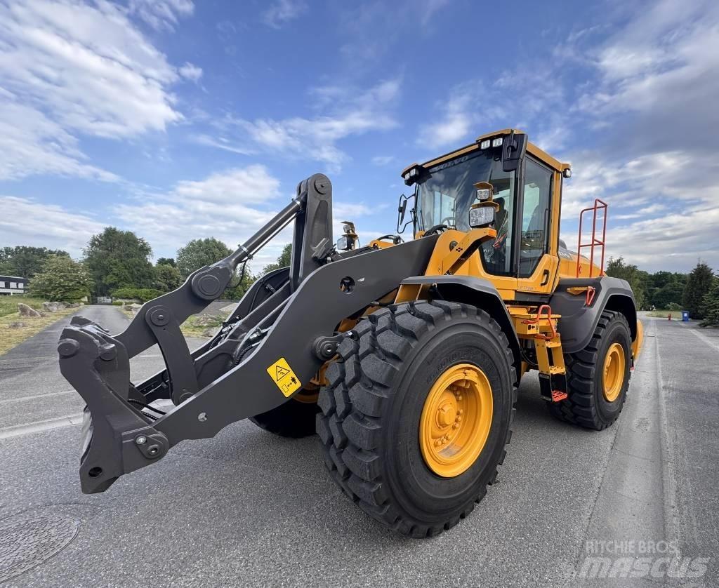 Volvo L 120 H2 لوادر بعجل