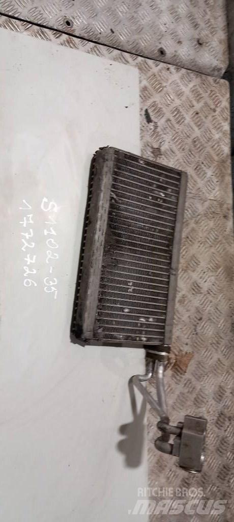 Scania R 440.   1772726 مشعات