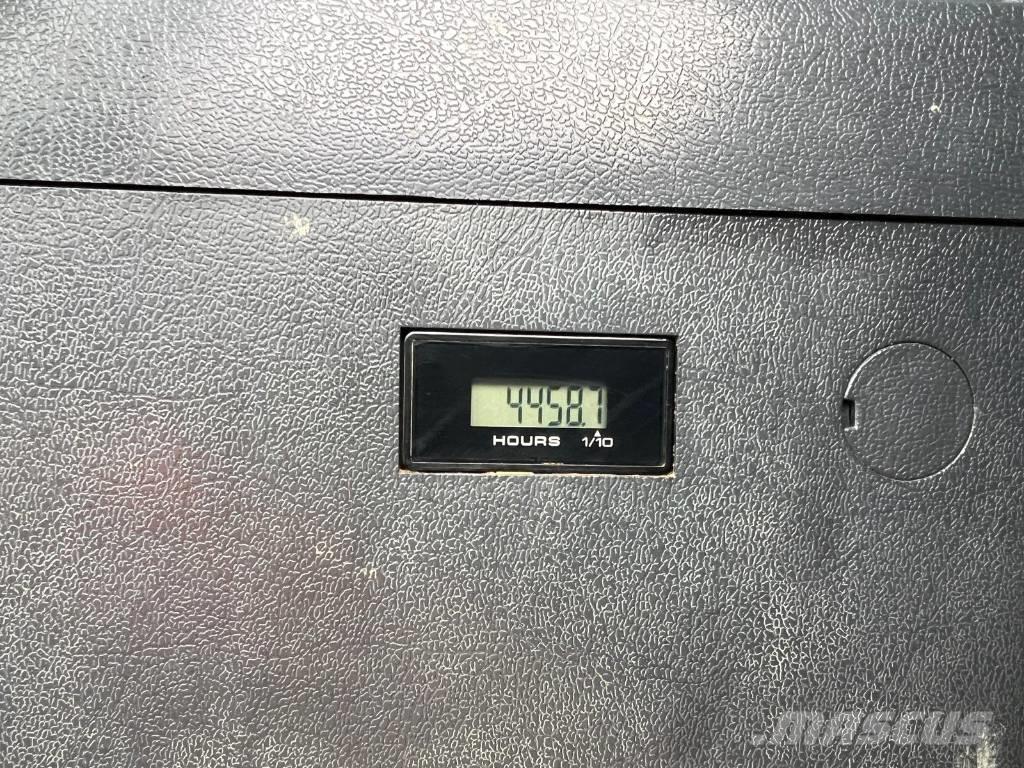 Hyundai HX 210 AL حفارات زحافة