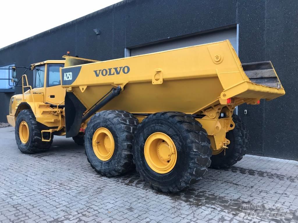 Volvo A25D عربات نقل قلابة للمواقع