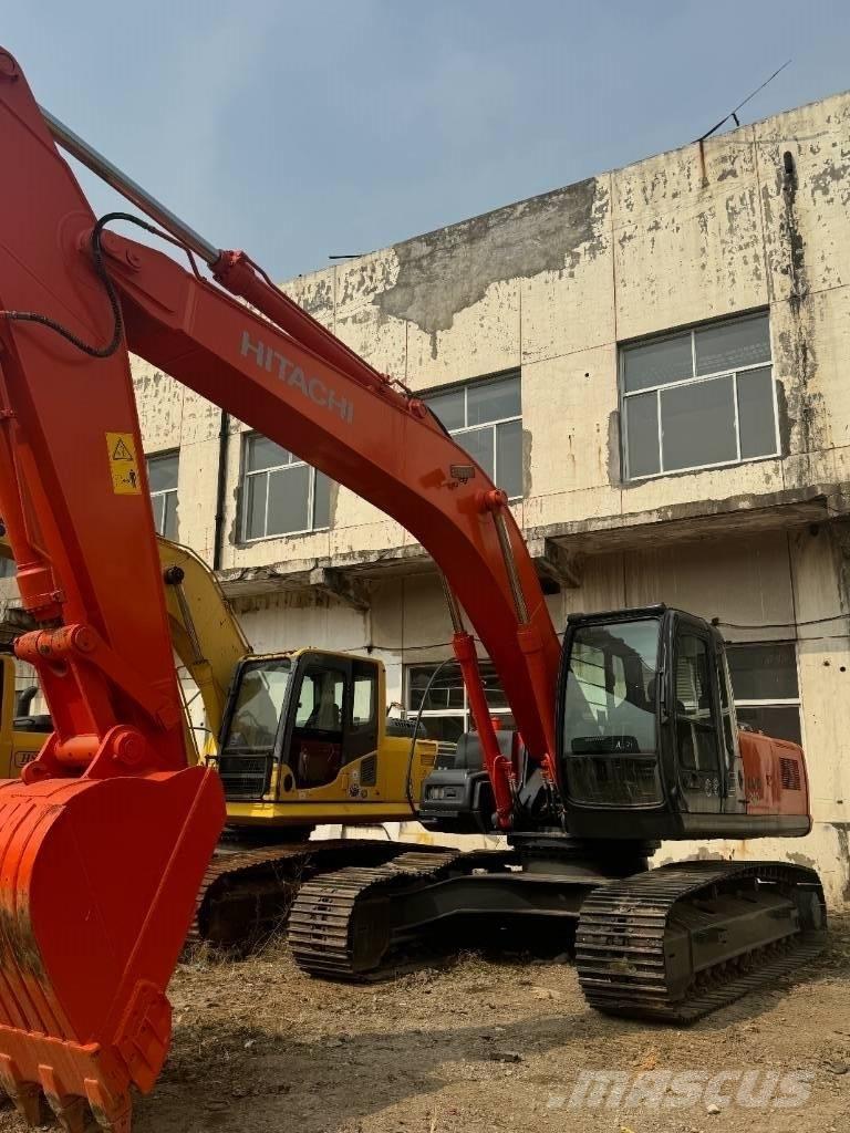 Hitachi ZX 240 حفارات زحافة