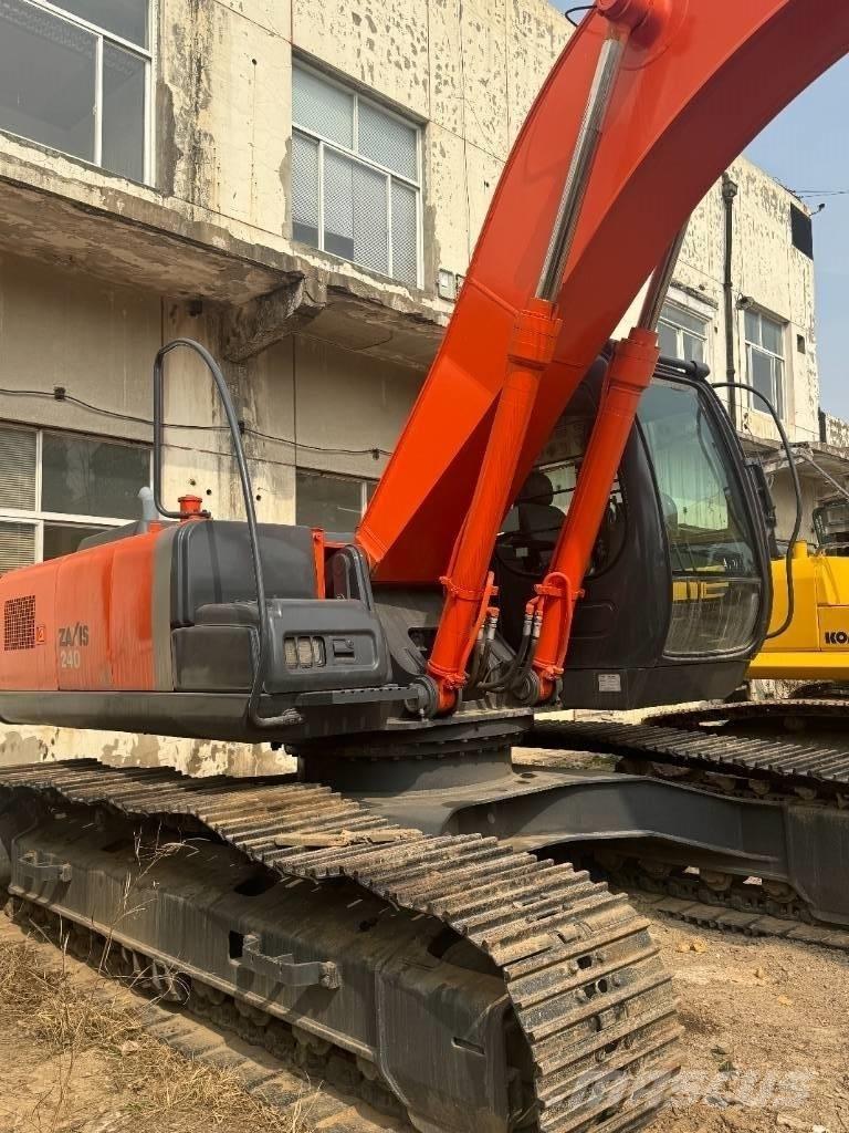 Hitachi ZX 240 حفارات زحافة