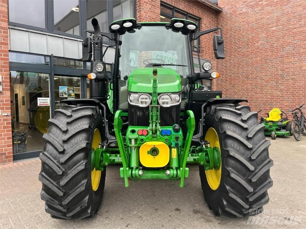 John Deere 6120M الجرارات