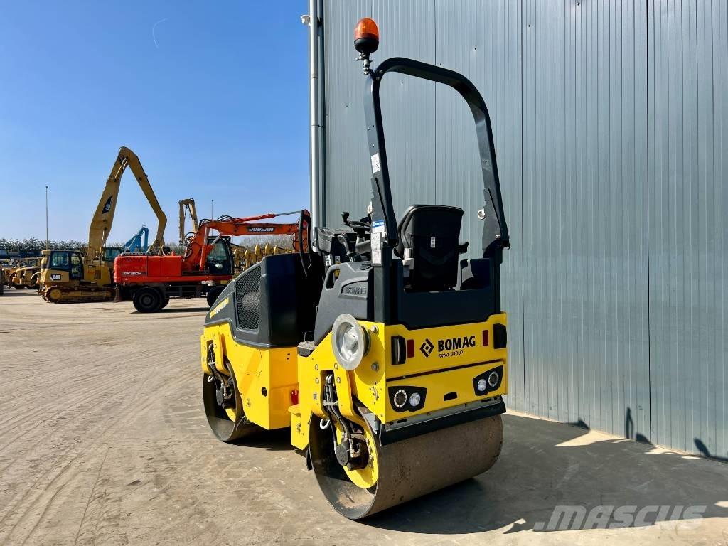 Bomag BW100 AD-5 مداحل ثنائية الاسطوانة