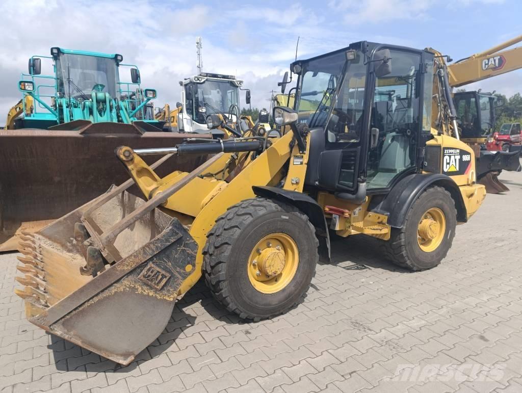CAT 906 H لوادر بعجل