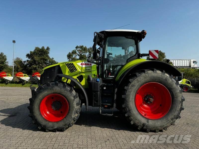 CLAAS AXION 810 الجرارات