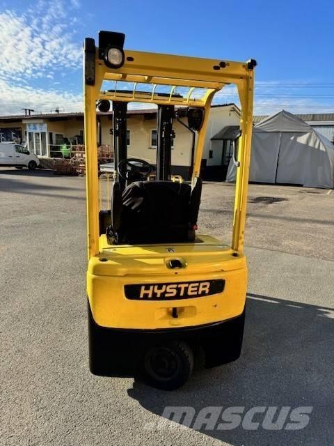 Hyster J1.5XNT شاحنات ذات رافعات شوكية تعمل بالكهرباء