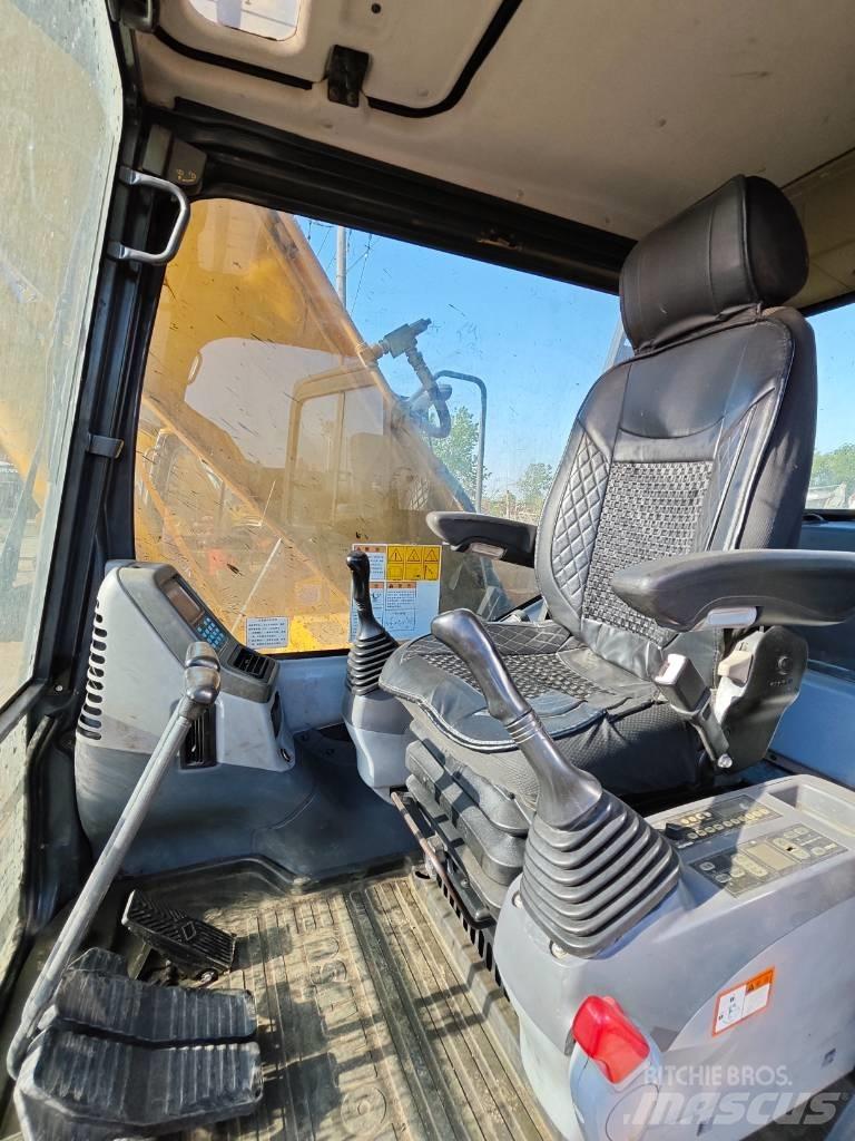Komatsu PC 160 LC-7 حفارات زحافة