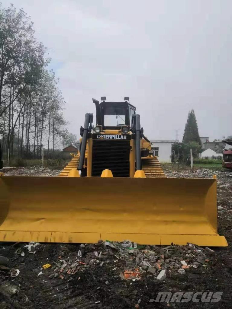 CAT D6H بلدوزرات مجنزرة
