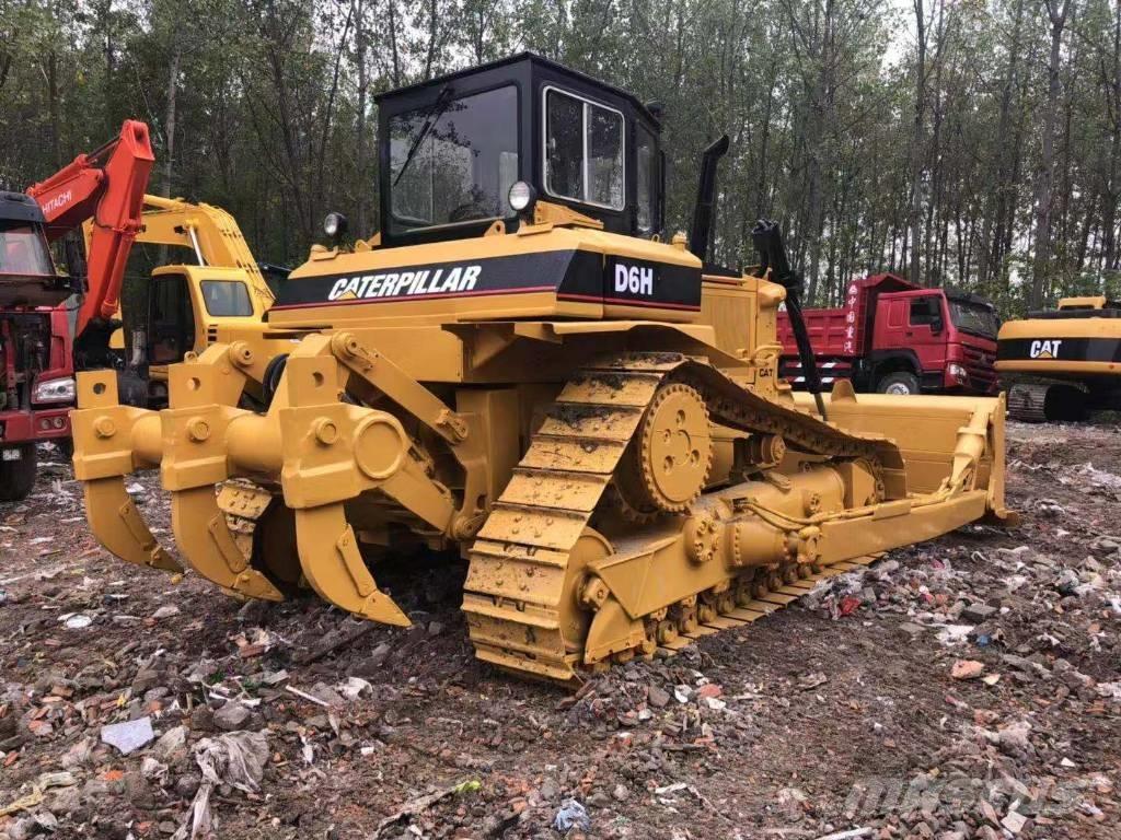 CAT D6H بلدوزرات مجنزرة