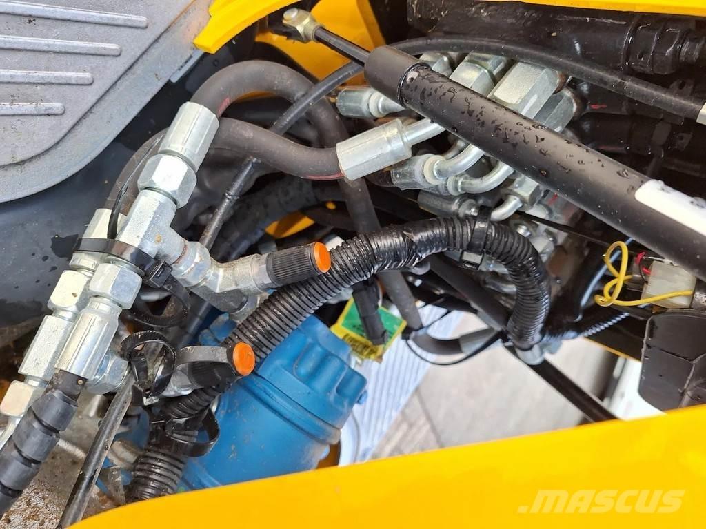JCB 8008 CTS حفارات صغيرة أقل من 7 طن (حفارات صغيرة)