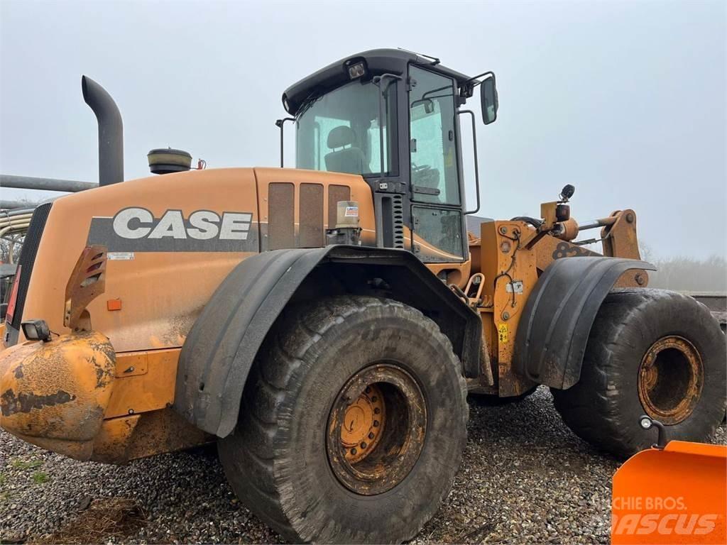 Case IH 821E لوادر بعجل
