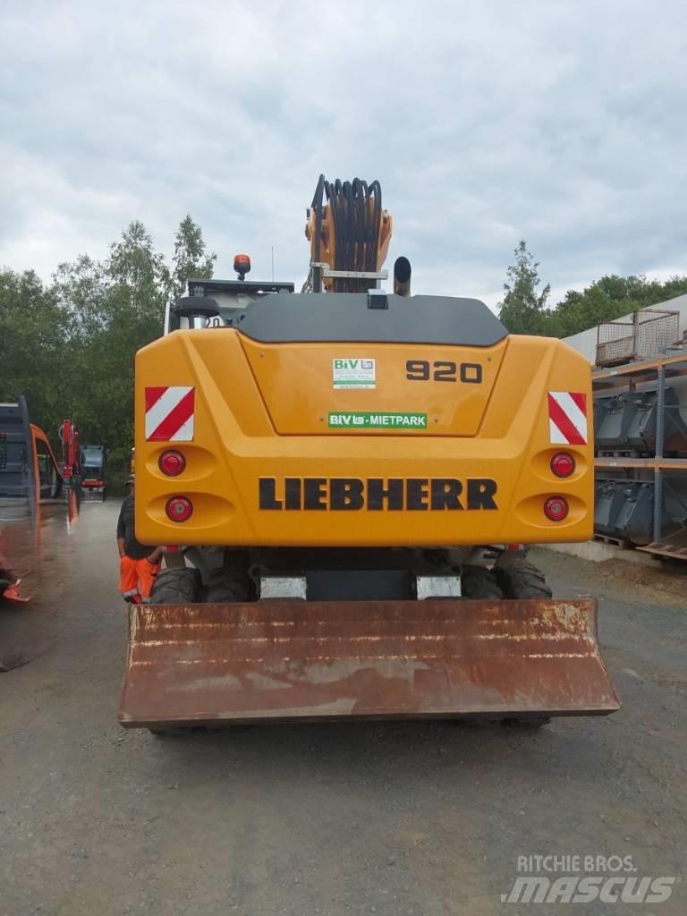 Liebherr A 920 حفارات بعجل