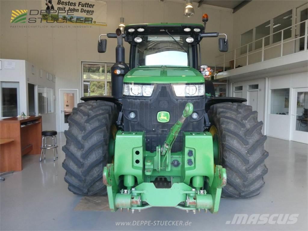 John Deere 8370R الجرارات