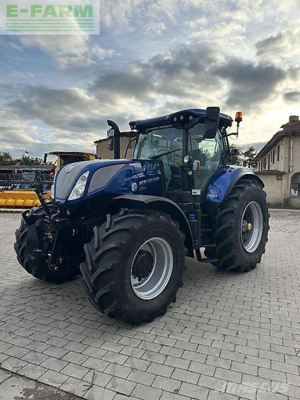 New Holland t7.270 الجرارات