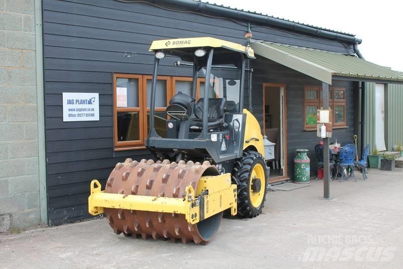 Bomag BW 124 P D H-5 مداحل أحادية الأسطوانة