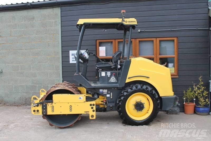 Bomag BW 124 P D H-5 مداحل أحادية الأسطوانة