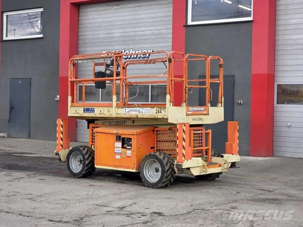 JLG 260 MRT رافعات مقصية الشكل