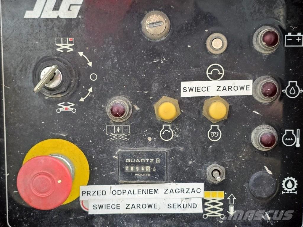 JLG 260 MRT رافعات مقصية الشكل