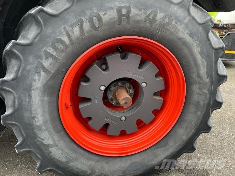 CLAAS Axion 870 الجرارات