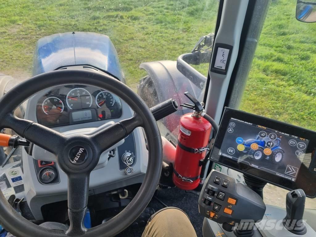Valtra T 254 V الجرارات
