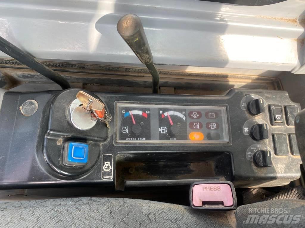 New Holland E 27.2 C حفارات صغيرة أقل من 7 طن (حفارات صغيرة)