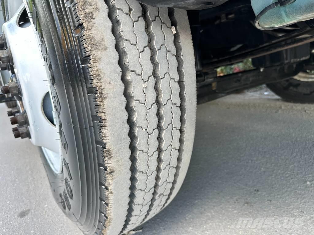 International 4300 شاحنات مزدوجة / خلخلة