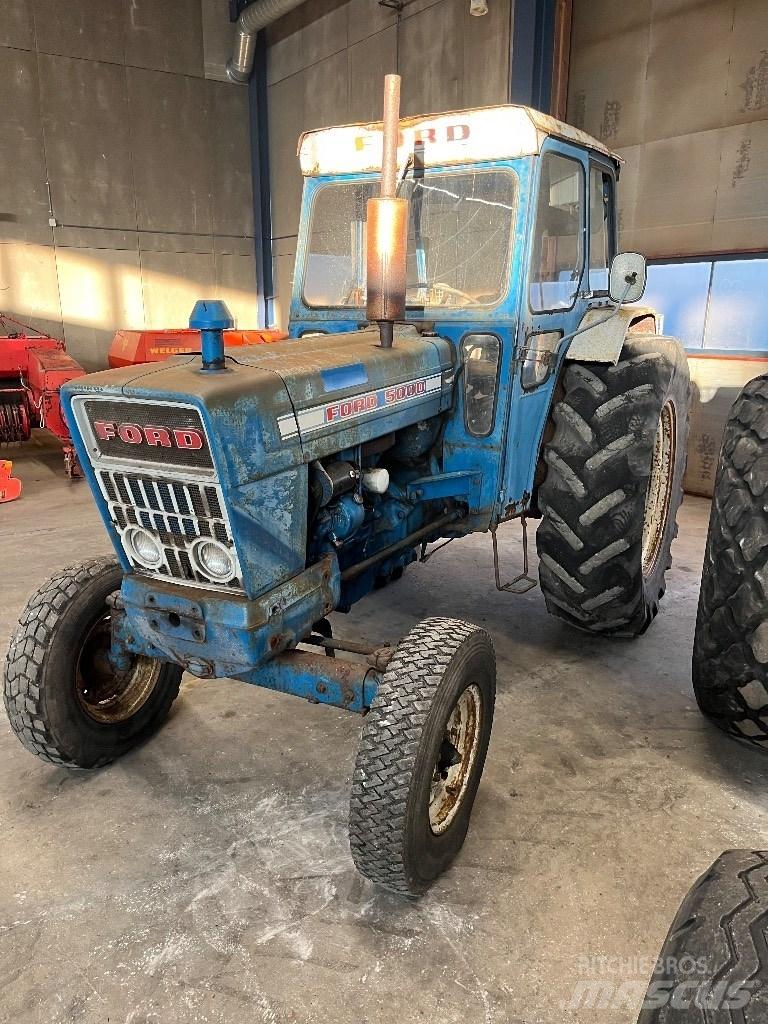 Ford 5000 Y الجرارات