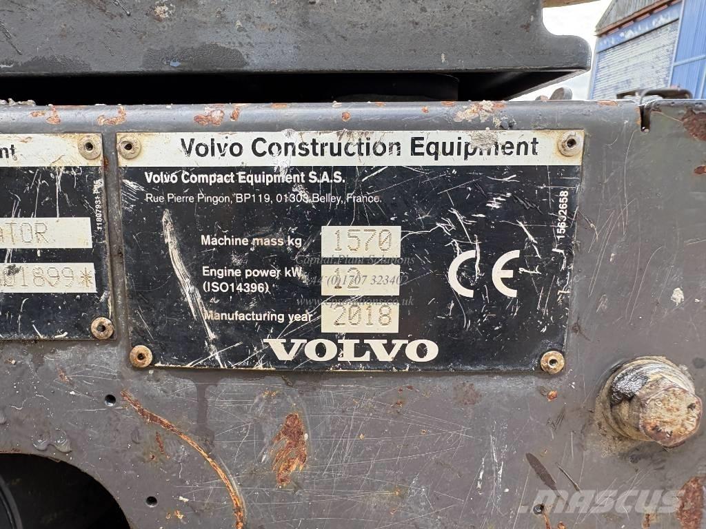 Volvo EC 15 D حفارات صغيرة أقل من 7 طن (حفارات صغيرة)