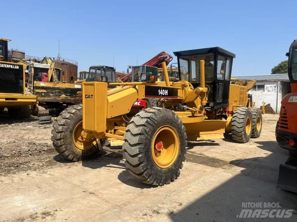CAT 140 H معدات تمهيد الطرق
