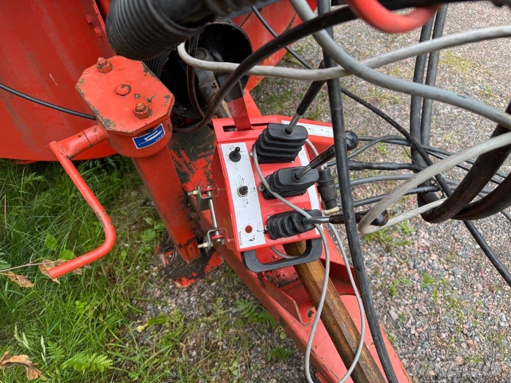 Kuhn Primor 3560 آلات تمزيق الحزم وتقطيعها ونشرها