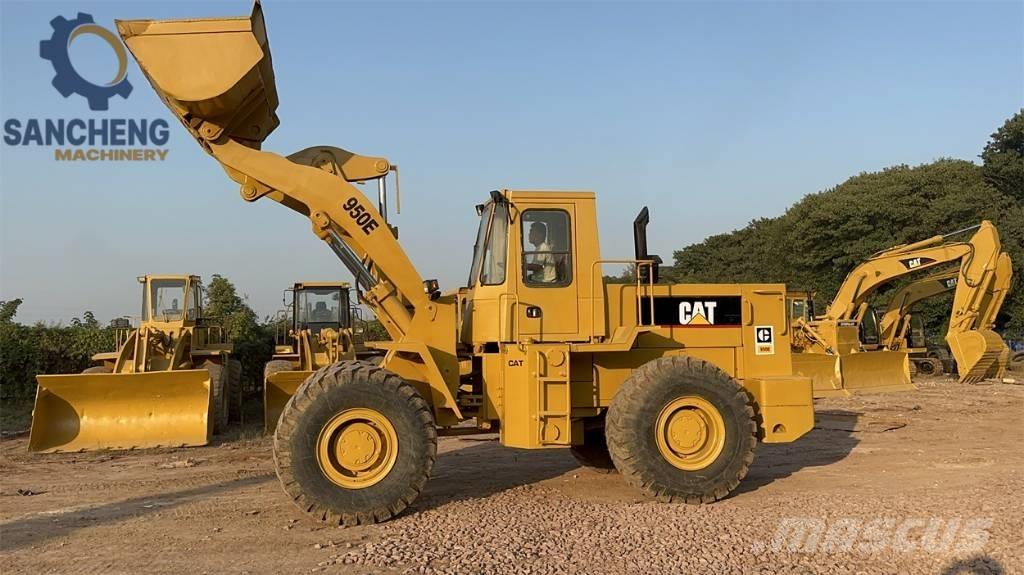 CAT 950E لوادر بعجل
