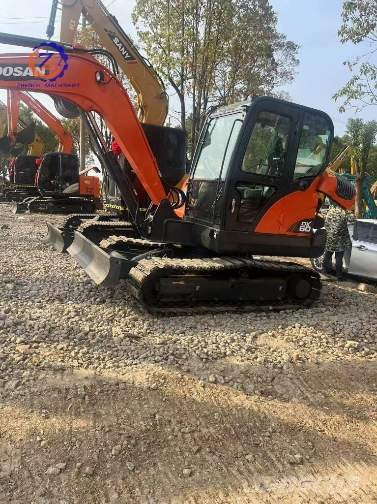 Doosan DX 60 حفارات صغيرة أقل من 7 طن (حفارات صغيرة)