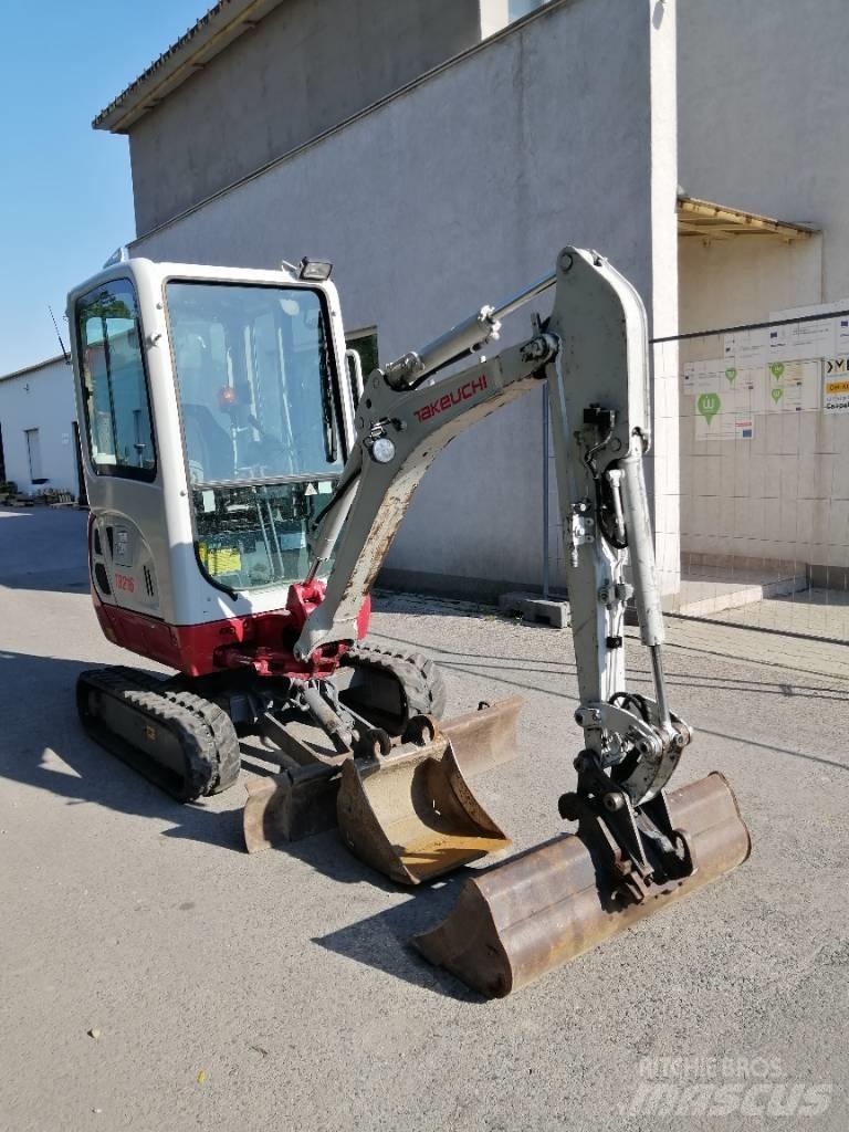 Takeuchi TB 216 حفارات صغيرة أقل من 7 طن (حفارات صغيرة)