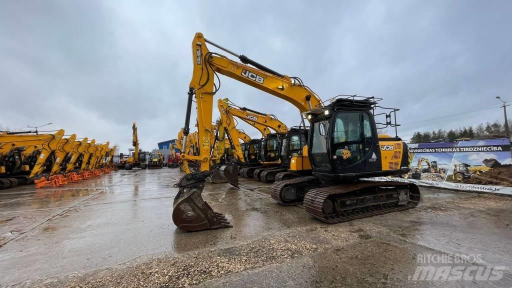 JCB JS 130 LC حفارات زحافة