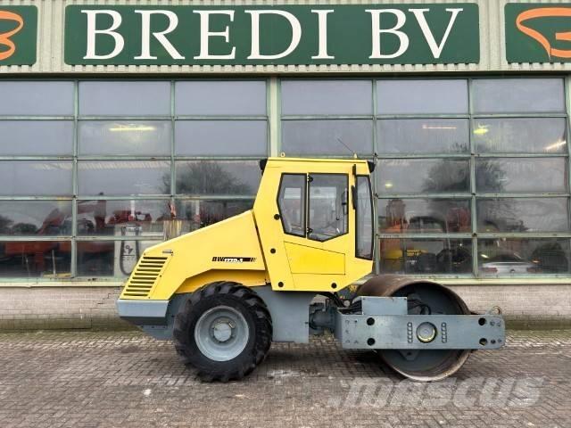 Bomag BW 177 D-3 مداحل أحادية الأسطوانة