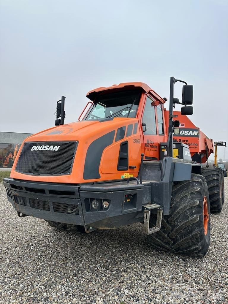 Doosan DA 30 عربات نقل قلابة للمواقع