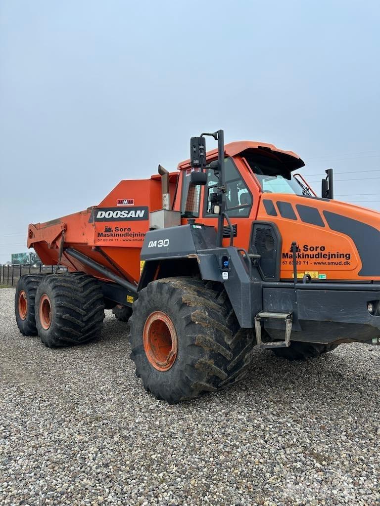 Doosan DA 30 عربات نقل قلابة للمواقع