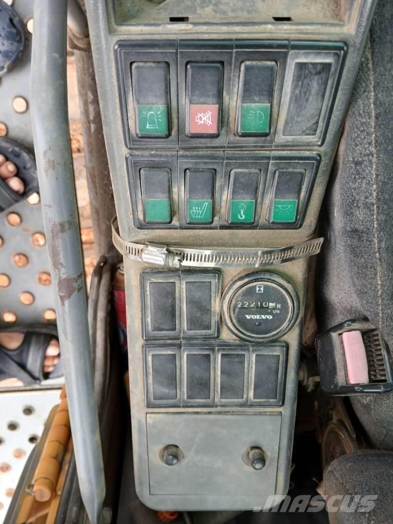 Volvo EC 360 عربات نقل قلابة للمواقع